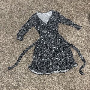 Elegant Black and White Long Sleeve Dress